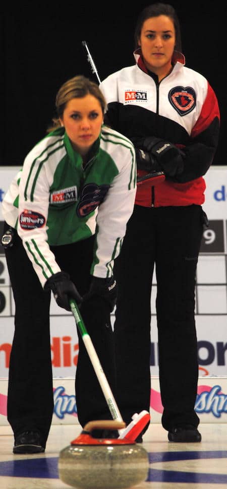 Saskatchewan skip Kristen Streifel, left, calls her shot as Ontario skip Chelsea Brandwood looks on. (Photo, Amanda Rumboldt)