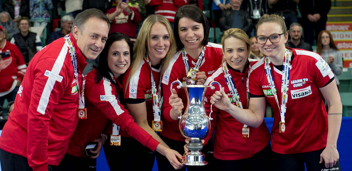 Team Einarson wins bronze medal at World Women's Curling Championship - Team  Canada - Official Olympic Team Website