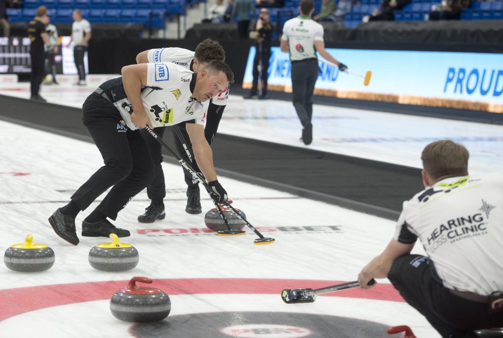 Curling Canada |  New tips for old dogs!