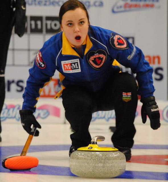 Alberta capitaine Kelsey Rocque a son équipe la médaille d'or le match de samedi. (Photo, Amanda Rumboldt)