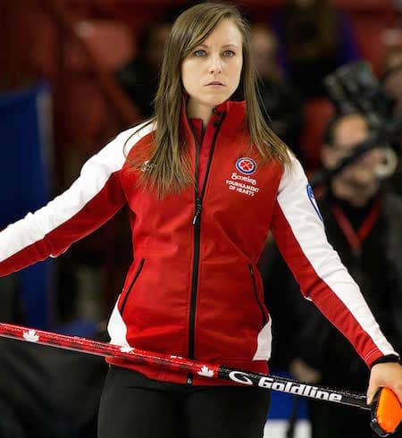 Rachel Homan d'Équipe Canada a dû travailler dur pour gagner leur victoire dimanche de nuit au-dessus de l'Ontario. (Photo, ACC / Andrew Klaver)