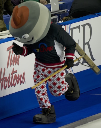 Curseur avait les fans se emballent, samedi, au Scotiabank Saddledome. (Photo, Curling Canada / Michael Burns)