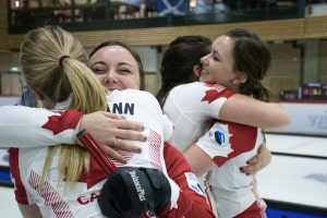 Les dames canadiennes célèbrent leur victoire (Photo FMC/Patrick Fulgencio)