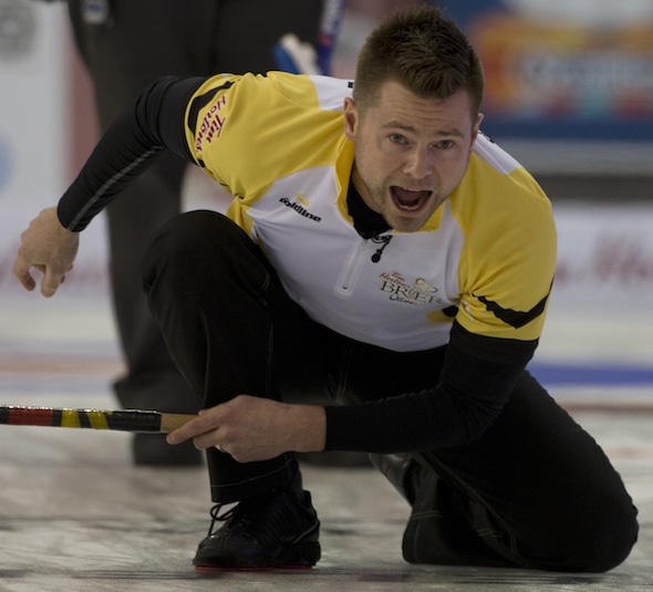 L'équipe du Manitoba Mike McEwen a terminé le tournoi à la ronde avec une victoire vendredi matin. (Photo, Curling Canada / Michael Burns)