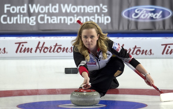 Chelsea Carey et Équipe Canada a obtenu une autre victoire étroite le dimanche matin. (Photo, Curling Canada / Michael Burns)