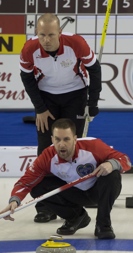 Terre-Neuve / Labrador capitaine Brad Gushue et son équipe a remporté une épreuve de force contre Équipe Canada mercredi matin. (Photo, Curling Canada / Michael Burns)