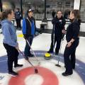 Comment une entraîneuse repense la ligne de départ du curling
