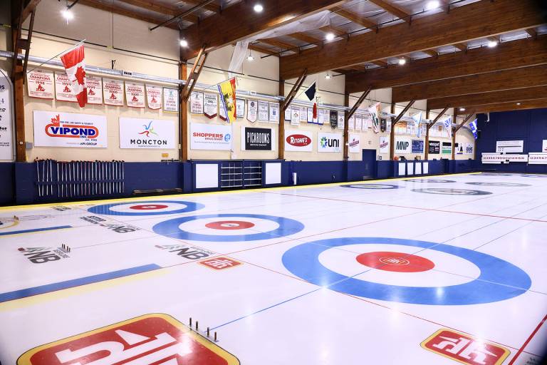 Moncton accueillera le Championnat canadien de curling mixte 2027